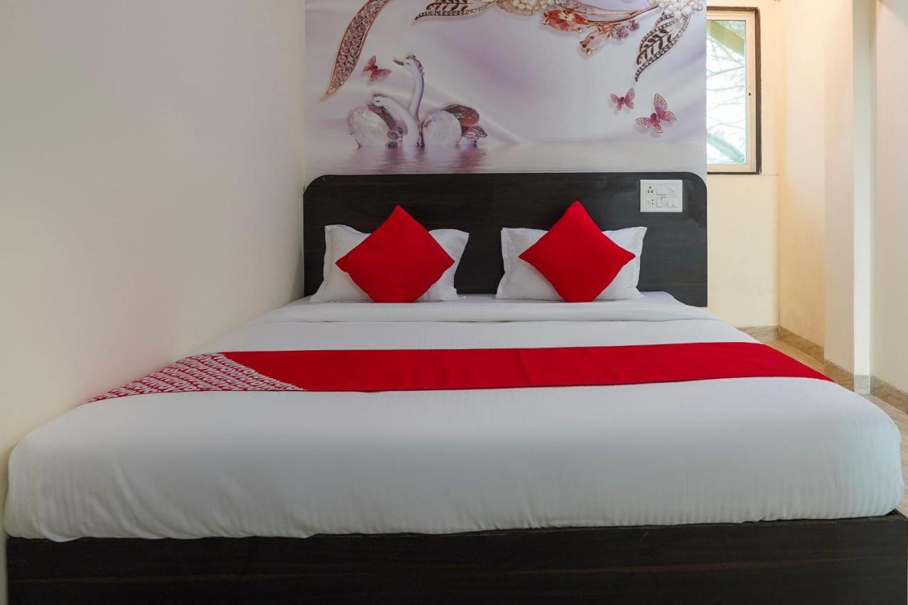 Oyo Flagship 68474 Hotel Viraj Pune Luaran gambar
