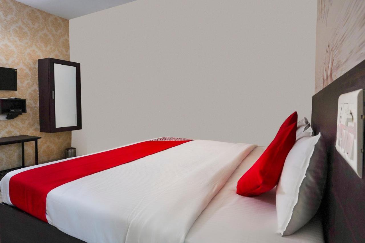 Oyo Flagship 68474 Hotel Viraj Pune Luaran gambar
