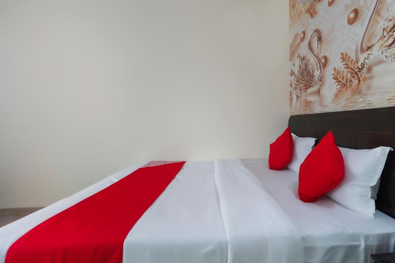 Oyo Flagship 68474 Hotel Viraj Pune Luaran gambar