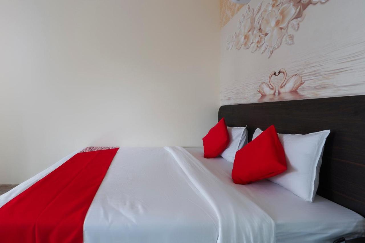 Oyo Flagship 68474 Hotel Viraj Pune Luaran gambar