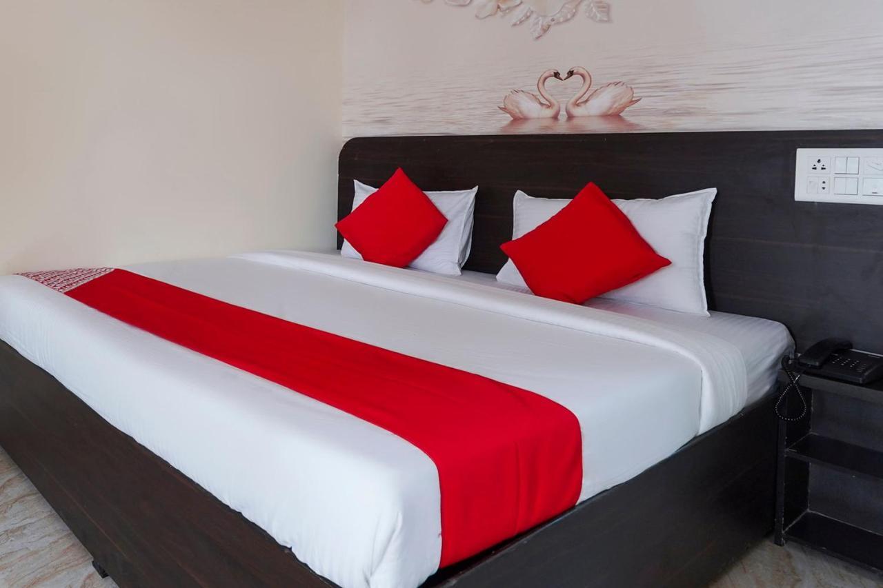 Oyo Flagship 68474 Hotel Viraj Pune Luaran gambar
