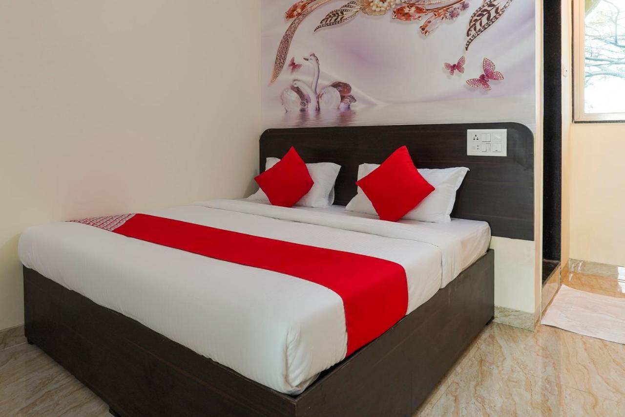 Oyo Flagship 68474 Hotel Viraj Pune Luaran gambar