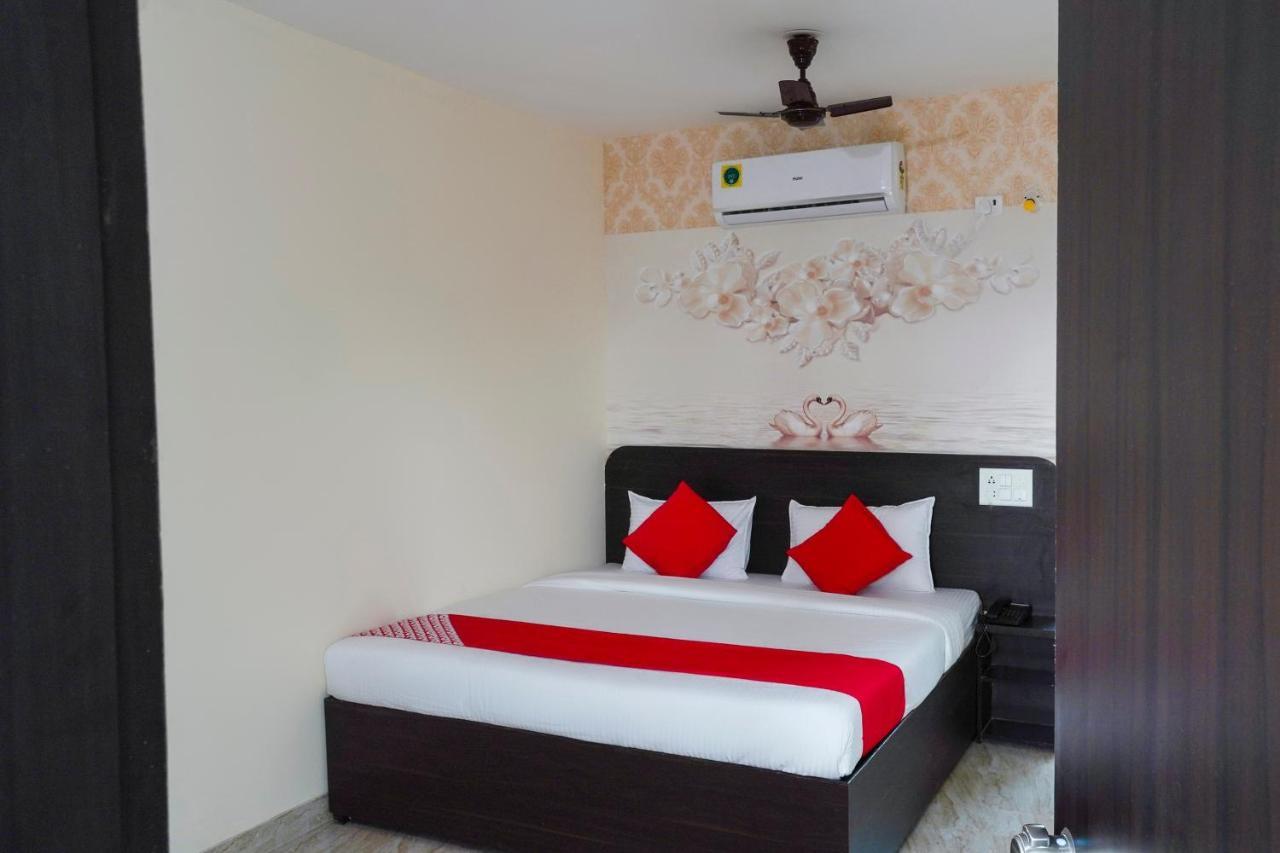 Oyo Flagship 68474 Hotel Viraj Pune Luaran gambar