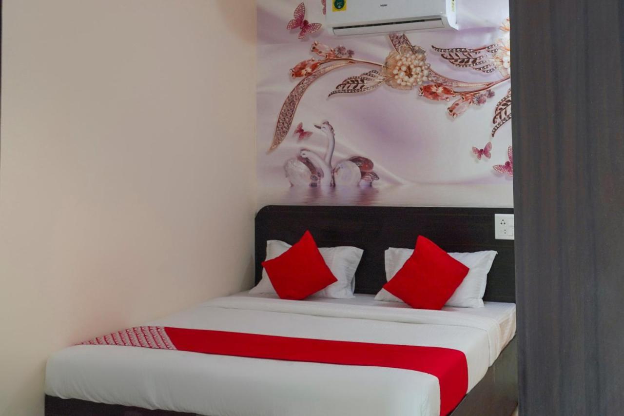 Oyo Flagship 68474 Hotel Viraj Pune Luaran gambar