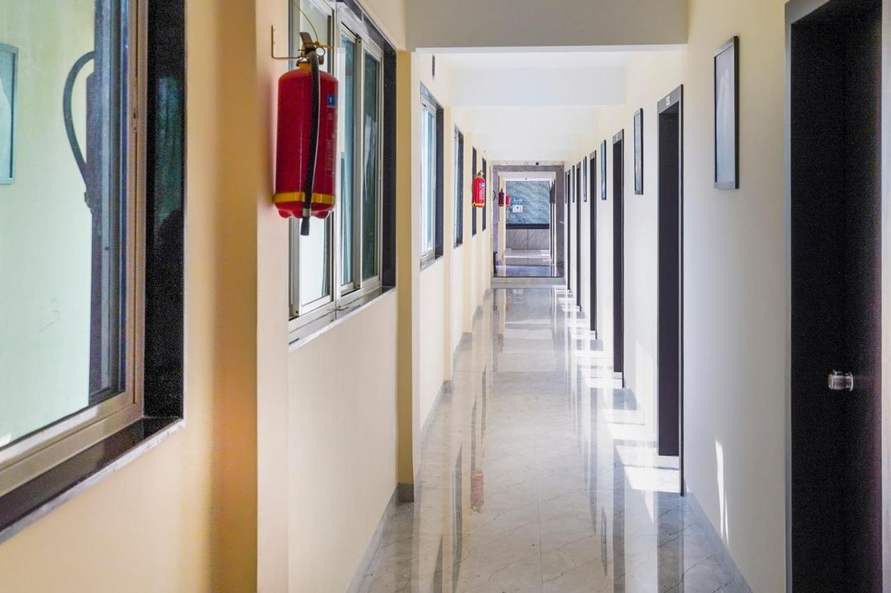 Oyo Flagship 68474 Hotel Viraj Pune Luaran gambar